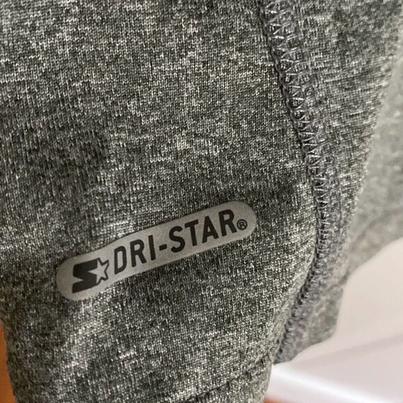 🔥3/$20🔥 Dri-Star long sleeve base layer athletic shirt size youth 18 - Picture 4 of 6